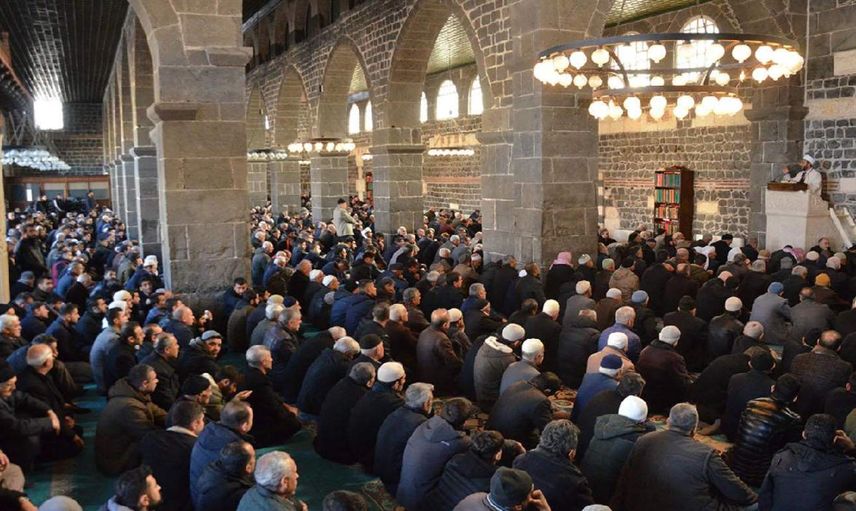 20 Ocak Cuma namazı saat kaçta? 2023 Diyanet Cuma namazı saati
