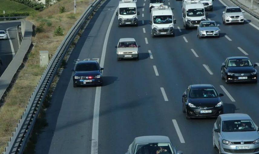 2022 Emniyet Şeridi İhlali Cezası Ne Kadar?