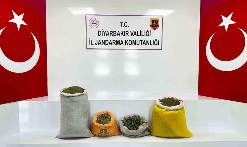 Diyarbakır'da jandarma operasyonunda 144 kilo esrar ele geçirildi