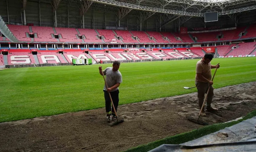Samsunspor’un stat zemini yeni sezona hazırlanıyor: hibrit çim uygulamasına başlandı