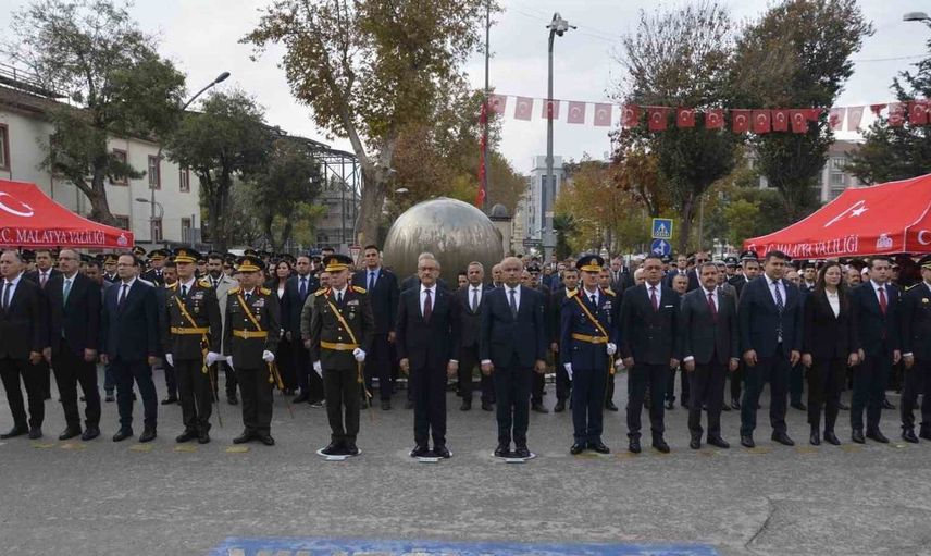 Malatya’da Cumhuriyet Bayramı coşkusu: Mevlid ile başladı