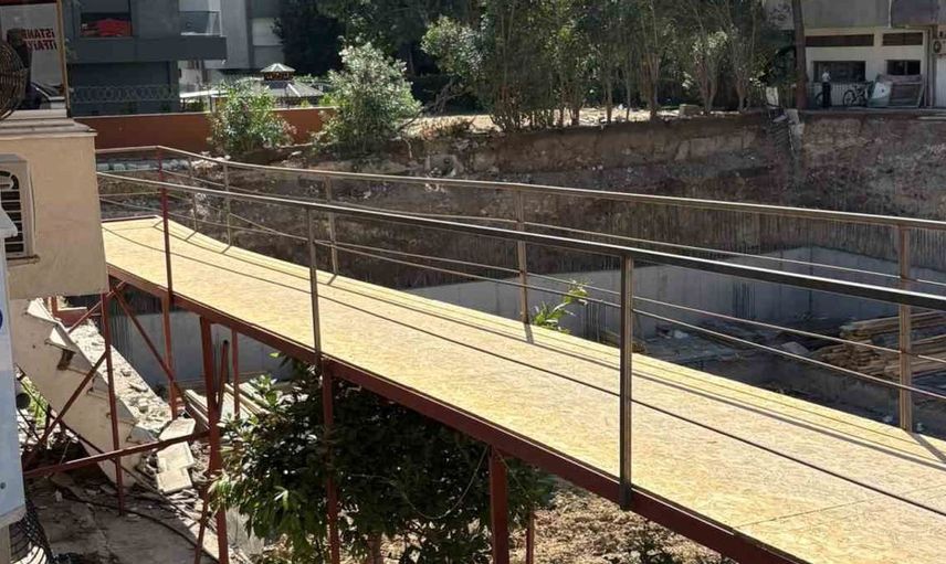 Bahçelievler'de çökme: 5 katlı binanın istinat duvarı zarar gördü