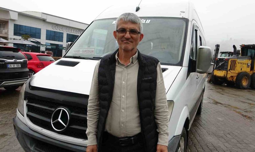Giresunlu genç, konuşmalarını tersten yaparak herkesi şaşırtıyor