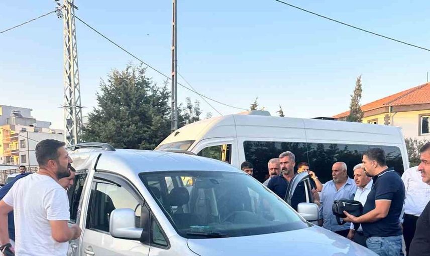 Adıyaman'da hafif ticari araç ile kamyon çarpıştı: 3 yaralı