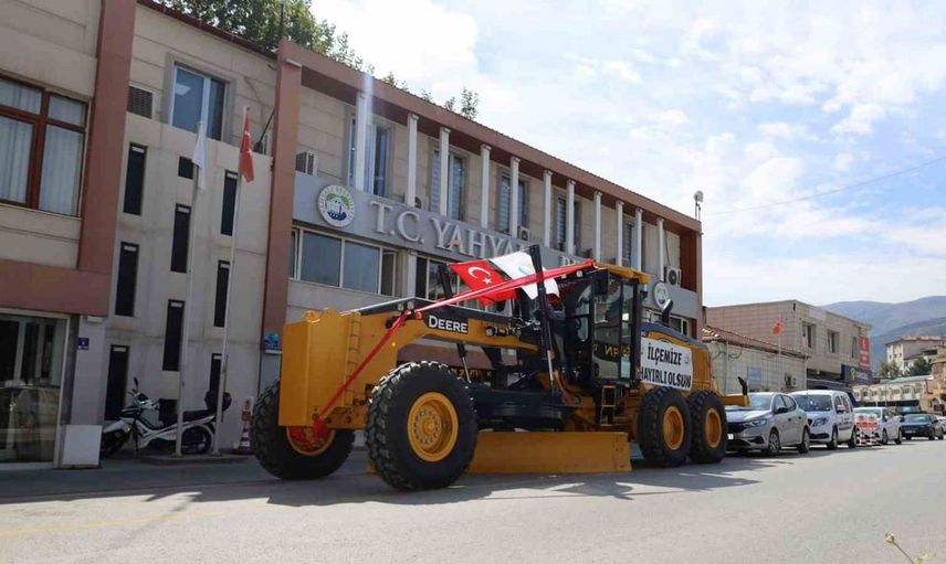Yahyalı Belediyesi yeni greyderle araç filosunu güçlendiriyor
