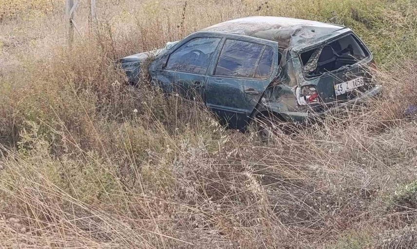 Yağışlı havanın etkisiyle kontrol kaybı: Konya'da otomobil şarampole devrildi