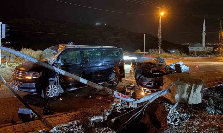 Kayseri'de takla atan otomobil minibüse çarptı: 2 yaralı