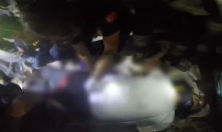 Diyarbakır'da tanker kazasında iki kişinin kurtarılma anları görüntülendi