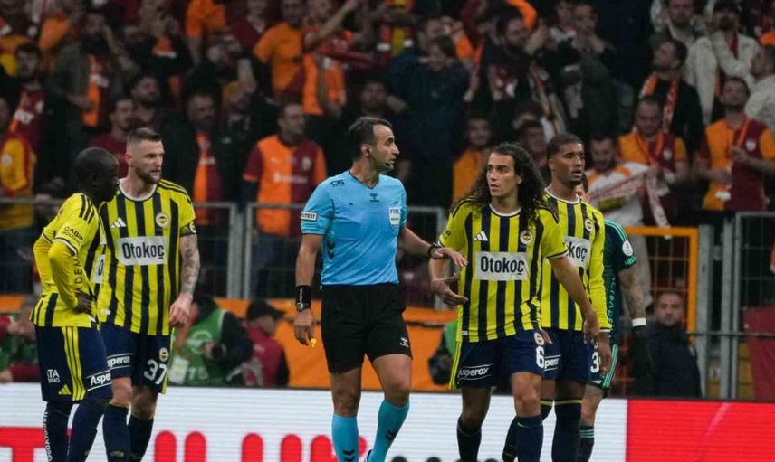 Galatasaray, derbide Fenerbahçe karşısında öne geçti: 2-0