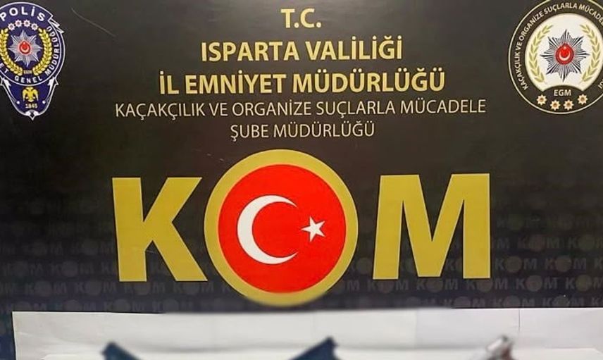 Isparta'da kaçak ürün ve silah operasyonu: Çok sayıda ele geçirme gerçekleşti