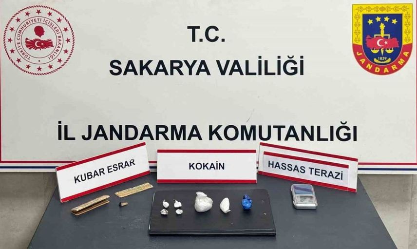 Sakarya'da jandarmadan uyuşturucu operasyonu: Üç şüpheli tutuklandı