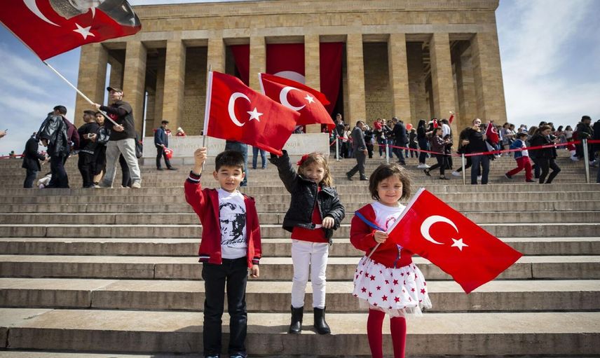 22 Nisan yarım gün mü, okullar tatil mi? 24 Nisan bankalar açık olacak mı?