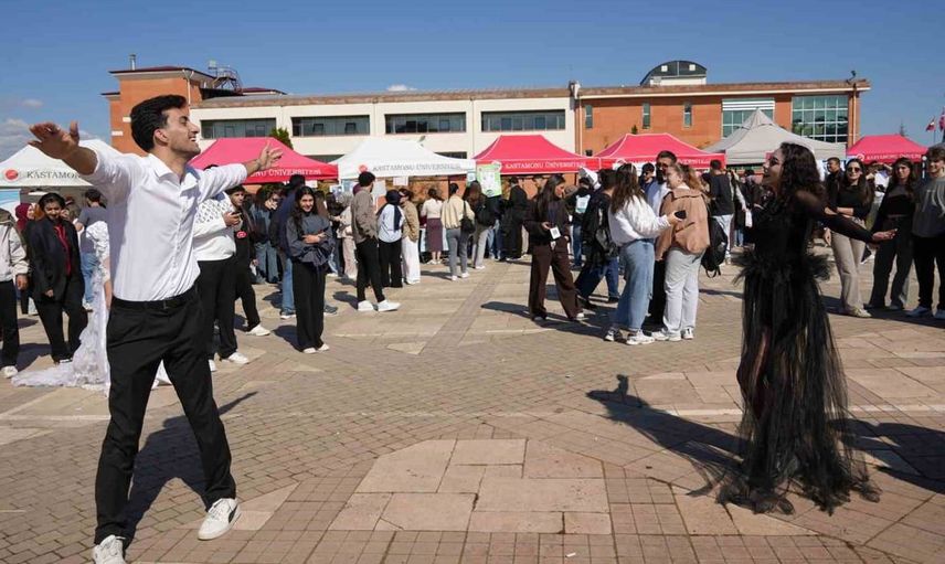 Kastamonu Üniversitesi'nde öğrenci toplulukları tanıtım günleri hız kesmeden devam ediyor