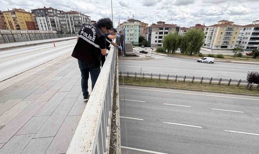 Çorum'da üst geçitten atlayan kadın yaralandı