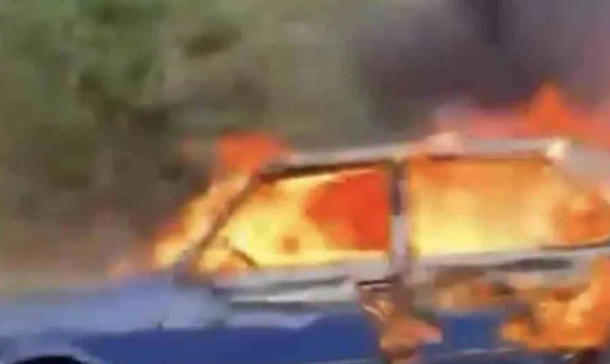 Bursa'da seyir halindeki otomobil yangına yerini bıraktı