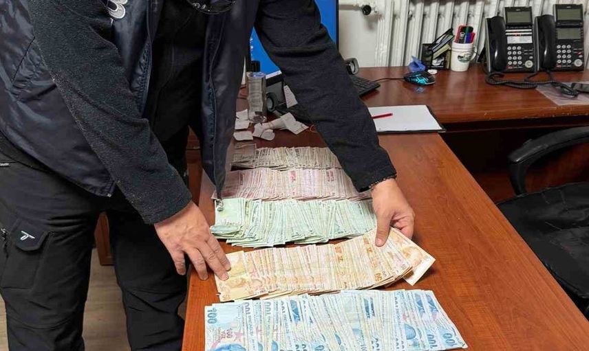 Eskişehir'de tramvayda dilencilik yapan kadının üzerinde 19 bin TL bulundu