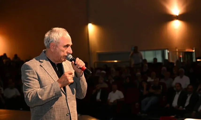 Erzurum'da düzenlenen konferansta peygamberimizin güzel ahlakı anlatıldı