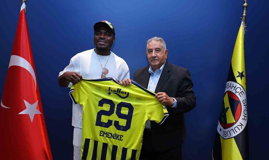 Emmanuel Emenike, Fenerbahçe kulübüne renk kattı