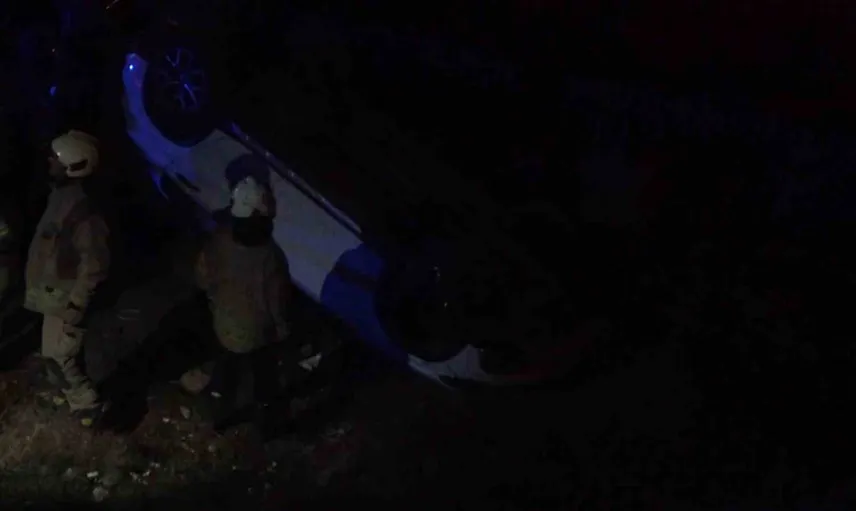 Ümraniye'de park halindeki otomobilin devrilmesiyle bir kişi hayatını kaybetti