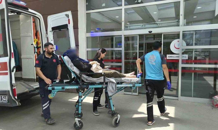 Adıyaman'da eşinin saldırısına uğrayan kadın hastaneye kaldırıldı