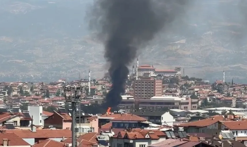 Denizli'de palet fabrikasında çıkan yangına hızla müdahale ediliyor