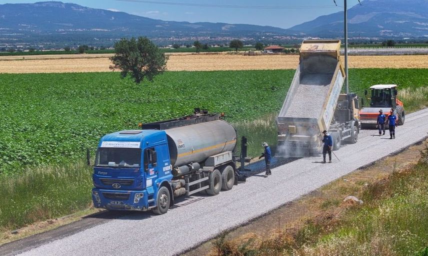 Denizli büyükşehir, Tavas’ta 3 mahalleyi birbirine bağlayan yol ağını yeniliyor