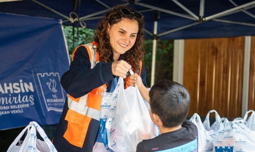 Kuşadası'nda 1.400 çocuğa beslenme desteği devam ediyor