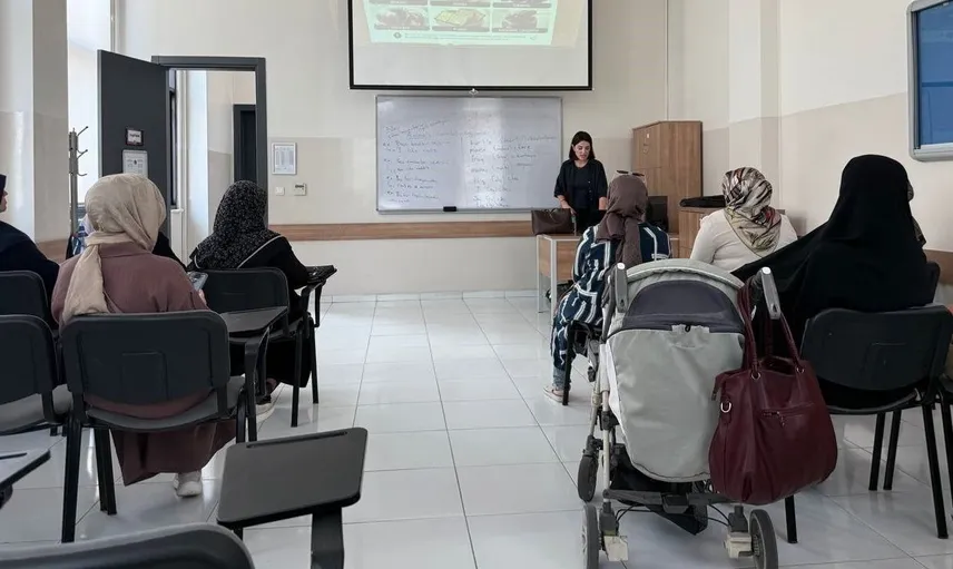 Akyazı'da sağlıklı yaşam eğitimine katılım yoğun oldu