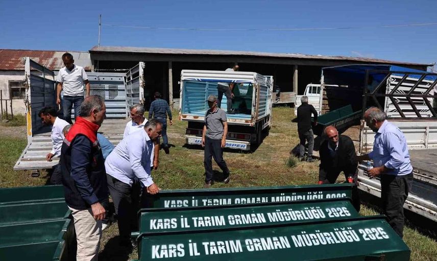 Kars'ta meralara modern altyapı desteği: Hayvan içme suyu sıvatlarının dağıtımı başladı
