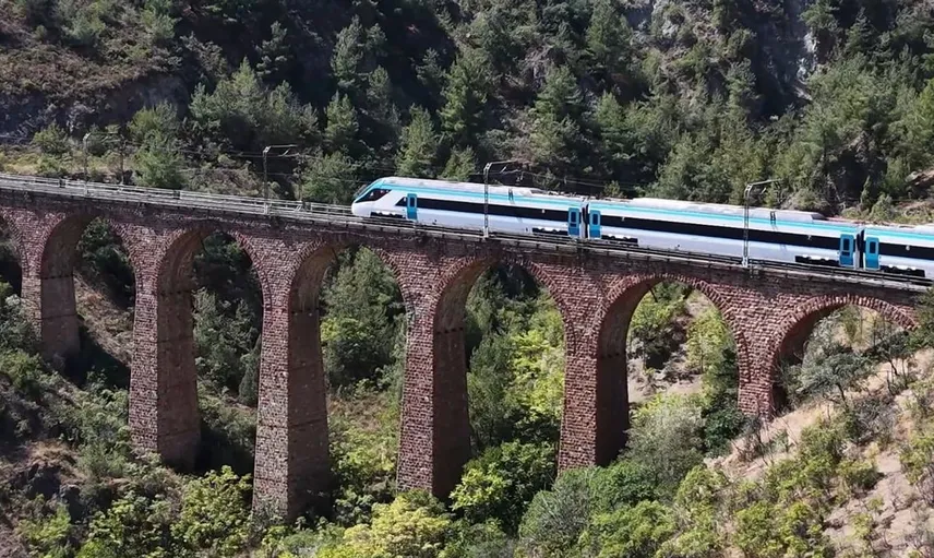 Milli elektrikli hızlı tren testinde tarihi hız rekoru: 250 kilometreye ulaştık