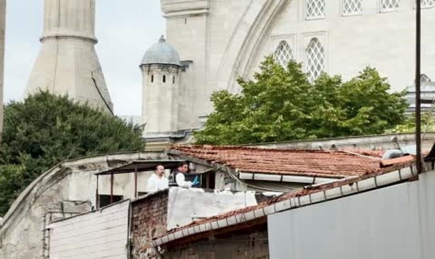 Fatih'te döviz bürosunda silahlı çatışma: iki kişi yaşamını yitirdi