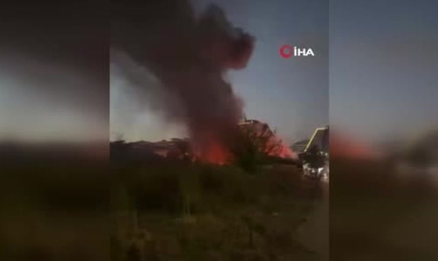 Başakşehir'de sanayi sitesinde yangın alarmı: İtfaiye ekipleri seferber oldu