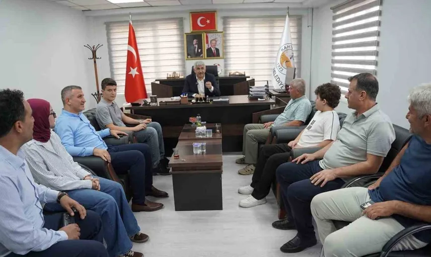 Kahta'da başarılarıyla öne çıkan öğrenciler başkanla buluştu