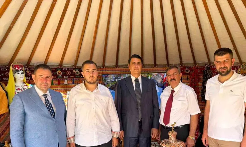 Umut Yılmaz, Malazgirt Zaferi’nde misafirleriyle buluştu