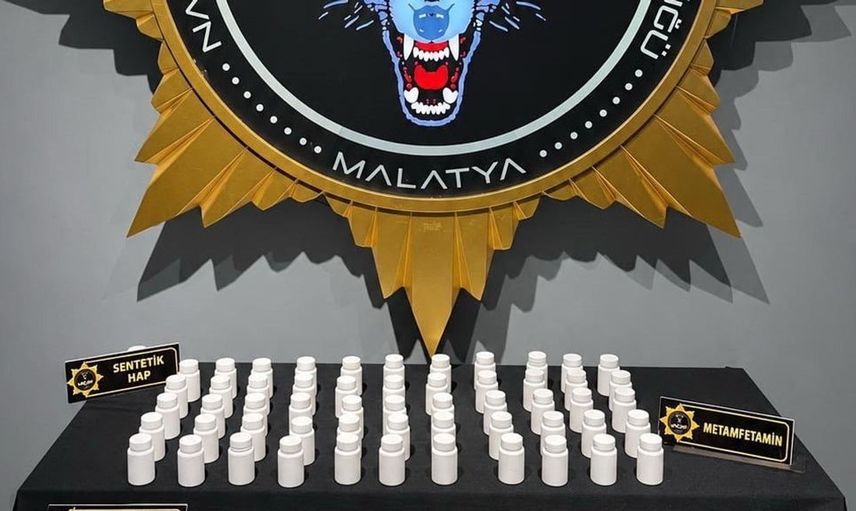 Malatya'da uyuşturucu satıcılarına büyük darbe: 4 bin hap ve silah ele geçirildi