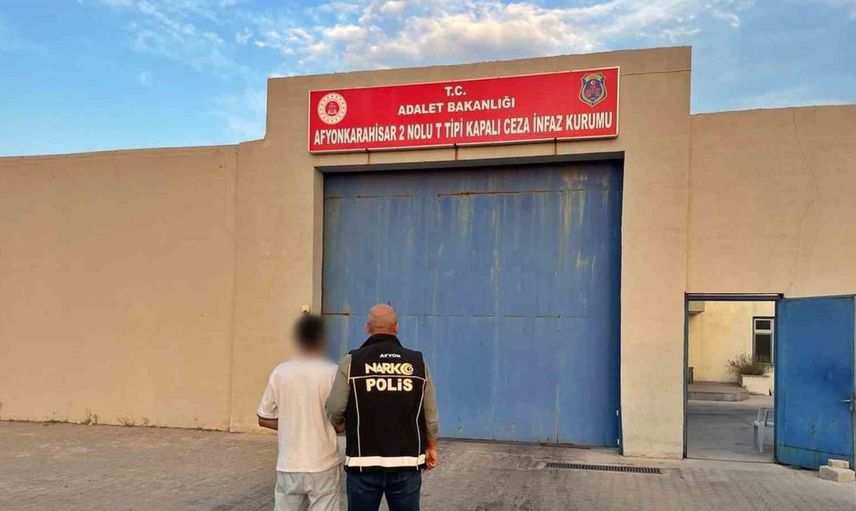 Uyuşturucu ticareti suçundan aranan şahıs, polis tarafından yakalandı