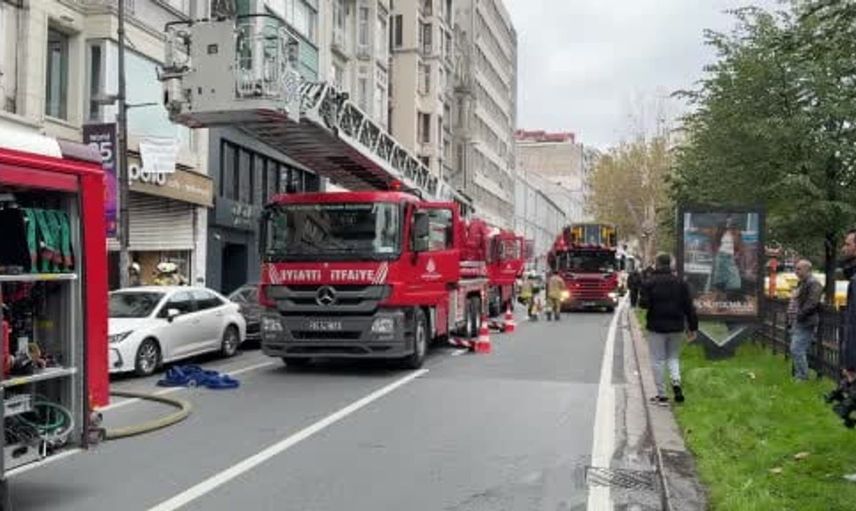 Şişli'deki yangın paniği kısa sürede kontrol altına alındı
