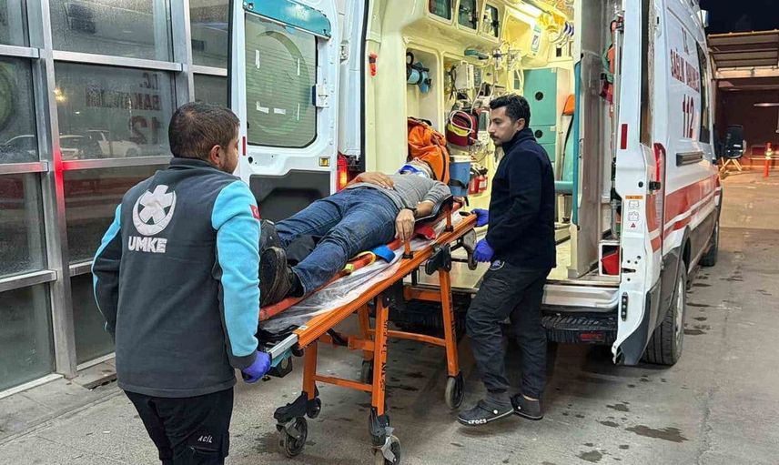 Yağmur sonrası kayganlaşan yolda motosiklet kazası: Sürücü hastaneye kaldırıldı