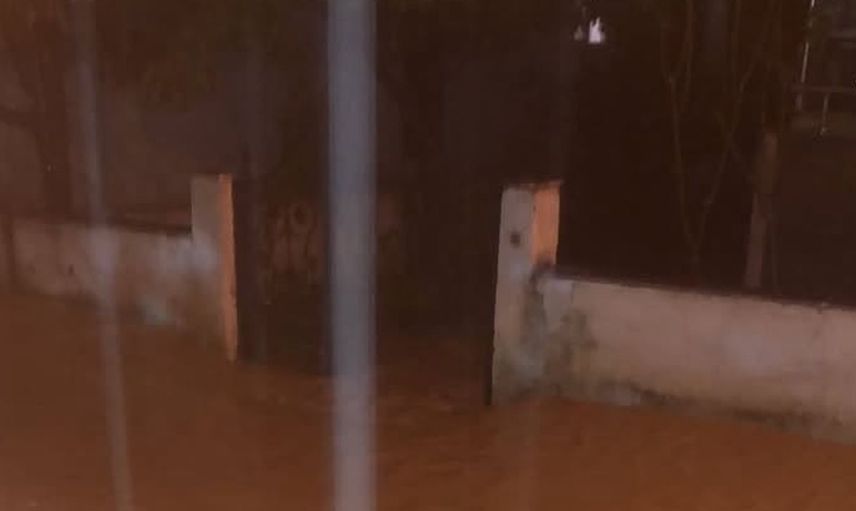 Biga'da sağanak yağış hayatı olumsuz etkiledi
