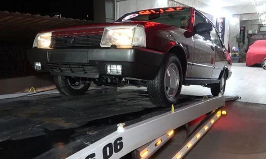 24 yıldır trafiğe çıkmıyordu! 1991 model Tofaş rekor fiyata satıldı!