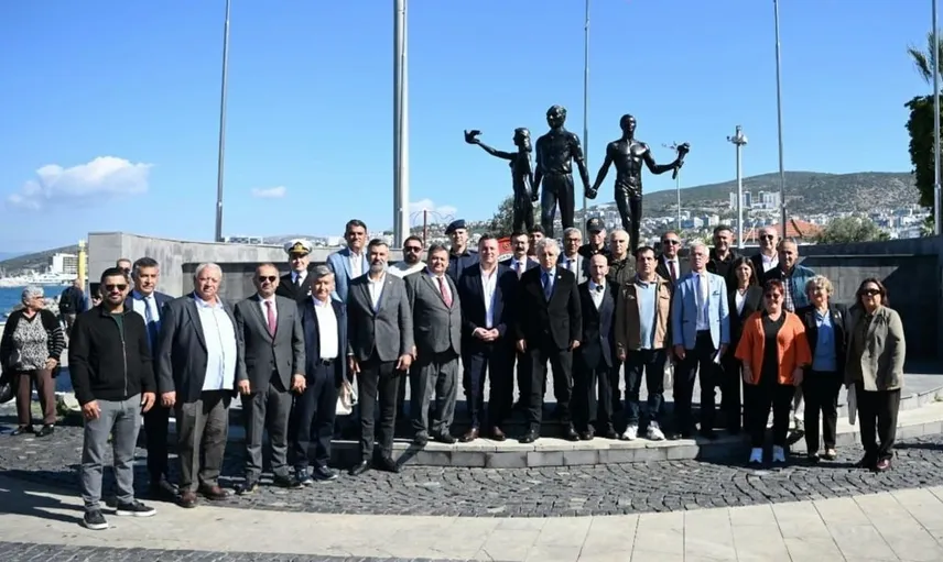 Kuşadası'nda muhtarlar günü coşku ile kutlandı