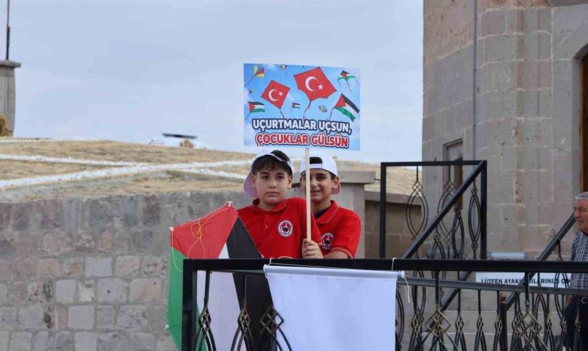 Aksaray'da çocuklar için özel anlam taşıyan uçurtma etkinliği düzenlendi
