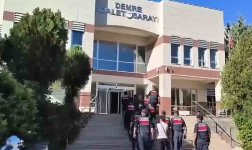 Antalya'da dolandırıcılık operasyonu: Villa ve bungalov kiralamak isteyenlere tuzak kuruldu
