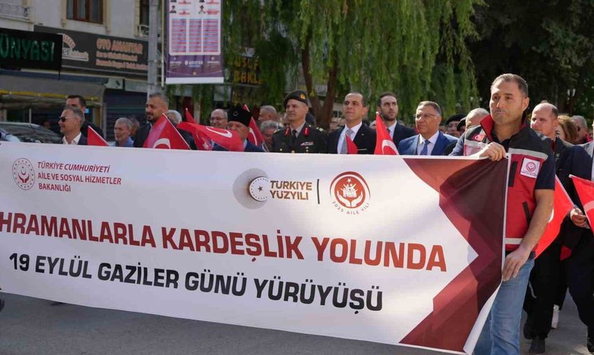 Iğdır'da gaziler günü için anlamlı yürüyüş düzenlendi