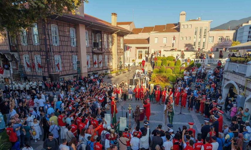 Bursa'nın kurtuluş coşkusu tarihi belediye binasında yaşandı