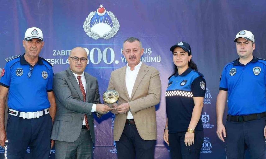 Kocaeli Büyükşehir Başkanı’ndan zabıtaya özel mesaj: 'Patron da efendi de millettir'