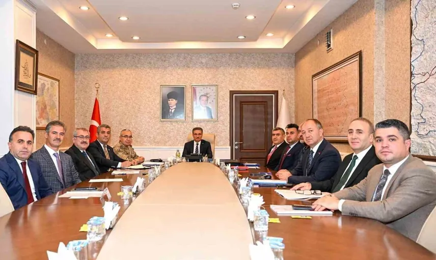 Erzurum'da gençlerin dijital güvenliği için önemli toplantı yapıldı