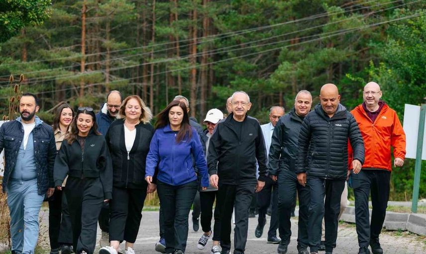 Kemal Kılıçdaroğlu, Abant Gölü'nde sabah yürüyüşü gerçekleştirdi