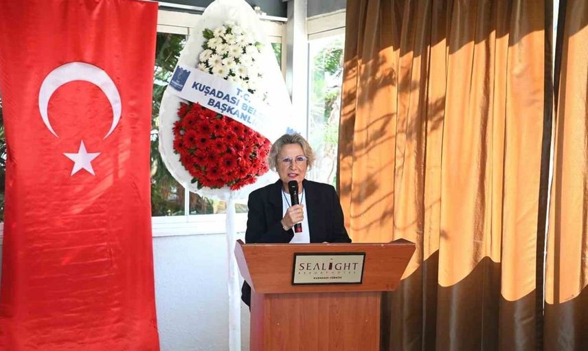 Kuşadası'nda kadınlar zirvesi: Barış ve eşitlik için bir araya geldiler