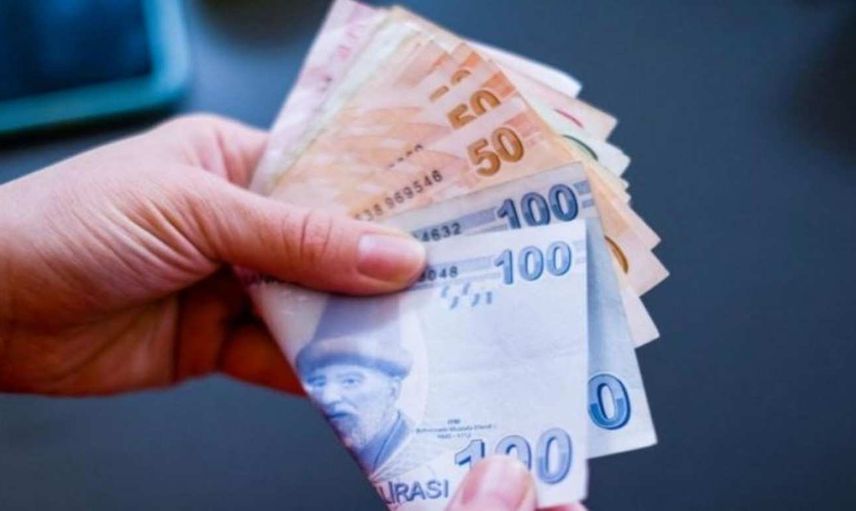 25 yıllık evli olan kadınlara sigorta şartı aranmadan emekli olma hakkı doğdu! Ev hanımları emekli olma şartları belli oldu